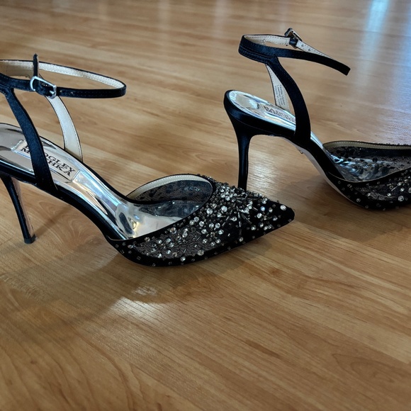 BADGLEY MISCHKA BLACK SATIN RHINESTONE BEADS ANKLE STRAP HEELS LIKE NEW 8 - Picture 6 of 10